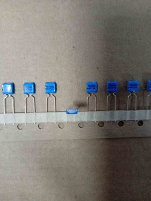 Picture of B32559C6153K289 0.015UF 400V 5mm CAPACITOR