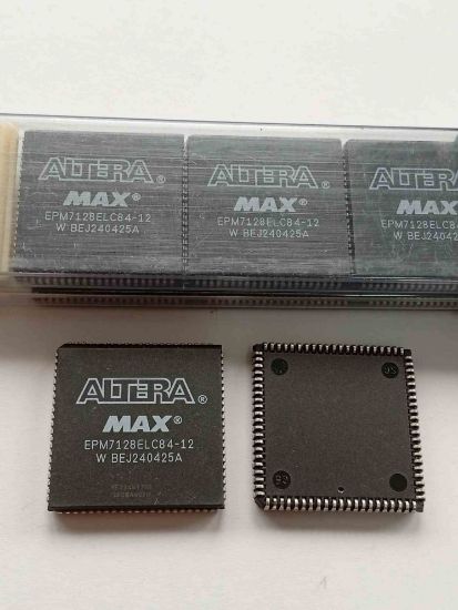 Picture of EPM7128ELC84-12 IC