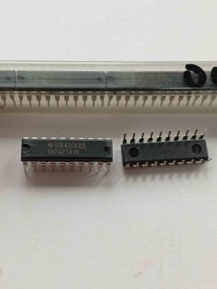 Picture of SN74F541N IC