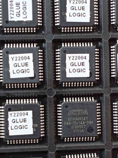 Picture of EFM3032ATC44-7N IC