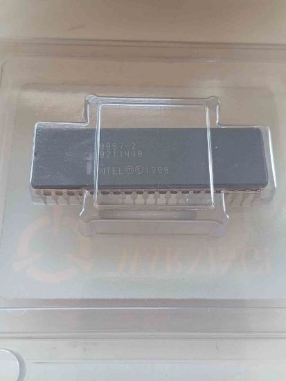 Picture of D8087-2 IC