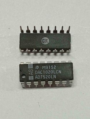Picture of AD7520LN IC
