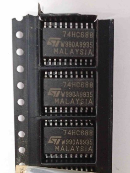 Picture of M74HC688RM13TR IC