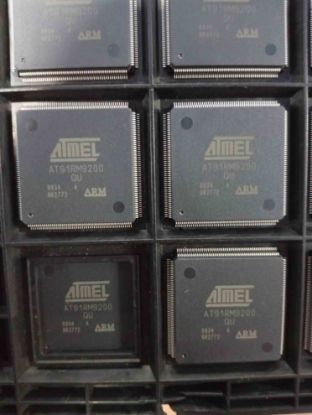 Picture of AT91RM9200Q4 IC