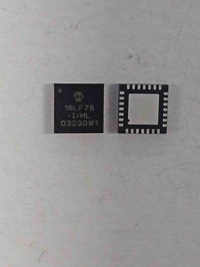 Picture of PIC16LF78-I/ML IC
