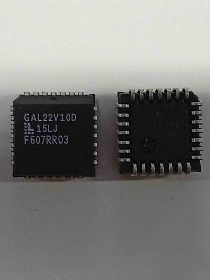 Picture of GAL22V10D-15LJ PLCC IC