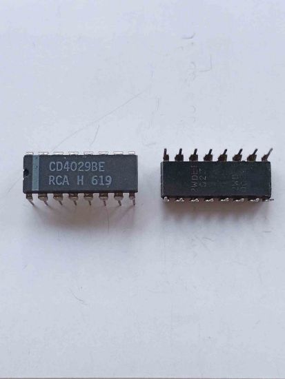 Picture of CD4029B IC
