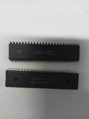 Picture of MC68230P10 DIP IC