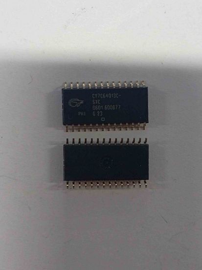 Picture of CY7C64013C IC