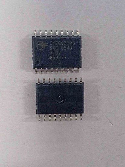 Picture of CY7C63723 smd IC