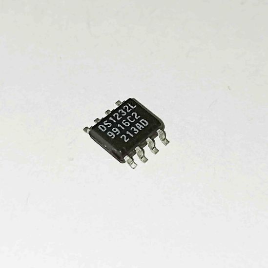 Picture of DS1232L SOIC8 IC