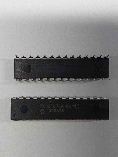 Picture of PIC16F876A-I/SP DIP IC