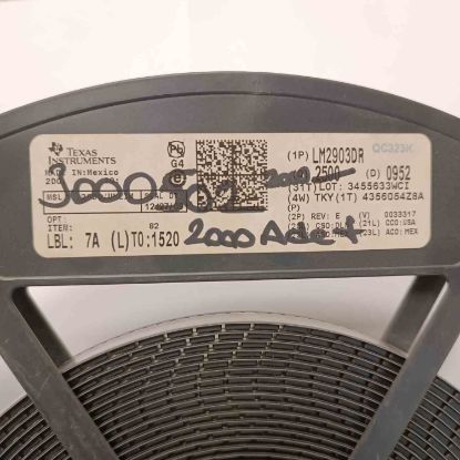 Picture of LM2903DR IC