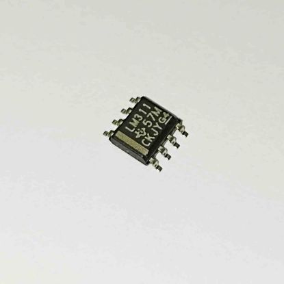 Picture of LM311DR IC