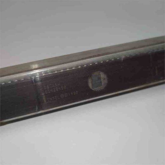 Picture of D8749H DIP IC