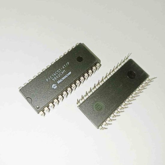 Picture of PIC16C57-XT/P IC
