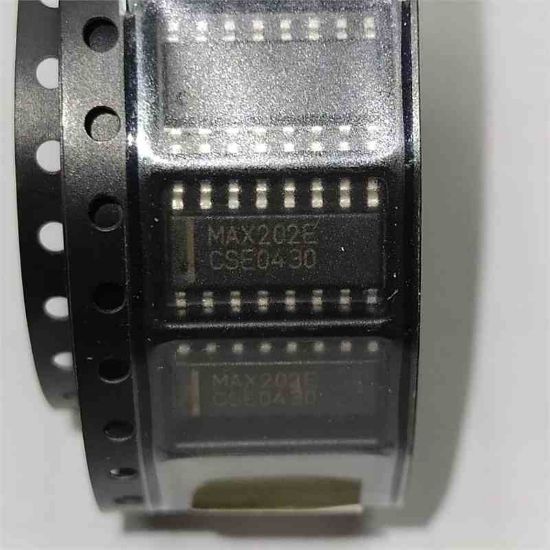Picture of MAX202E SOIC16 IC