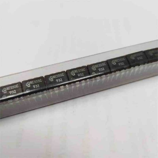 Picture of NE555C IC