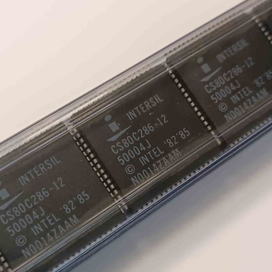 Picture of CS80C286-12 PLCC IC
