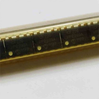 Picture of PIC10F220 8PIN IC