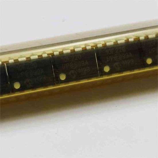 Picture of PIC10F220 8PIN IC