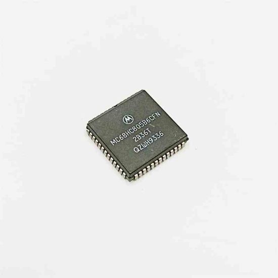 Picture of MC68HC805B6CFN PLCC IC