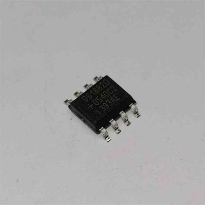 Picture of DS18B20 SOİC8 IC