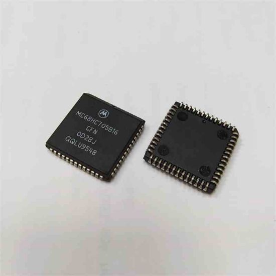 Picture of MC68HC705B16 PLCC IC