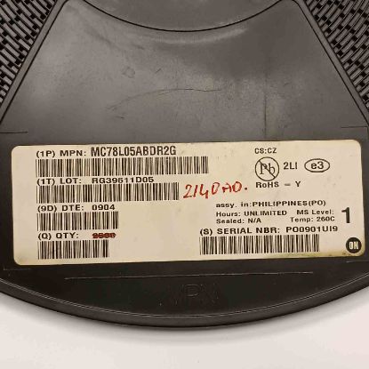 Picture of MC78L05ABDR2G smd IC