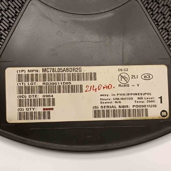 Picture of MC78L05ABDR2G smd IC