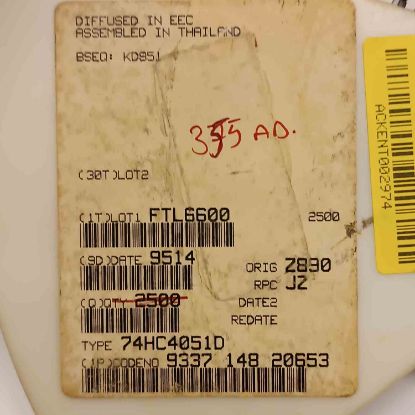 Picture of 74HC4051D smd IC