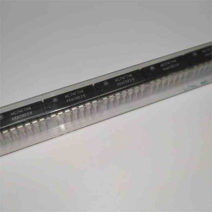 Picture of MC74F74N DİP IC