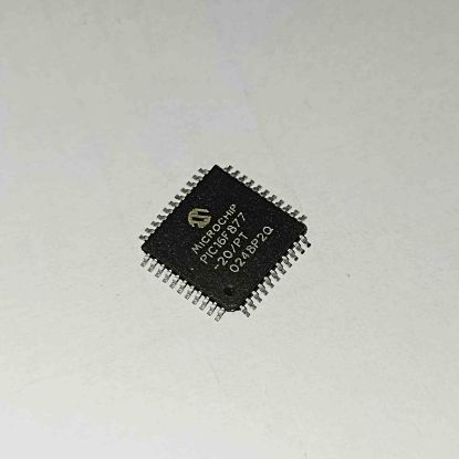 Picture of PIC16F877-20/PT PLCC IC