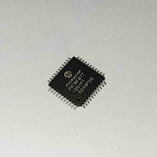 Picture of PIC16F877-20/PT PLCC IC