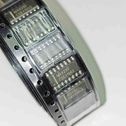 Picture of MAX232CSE smd IC