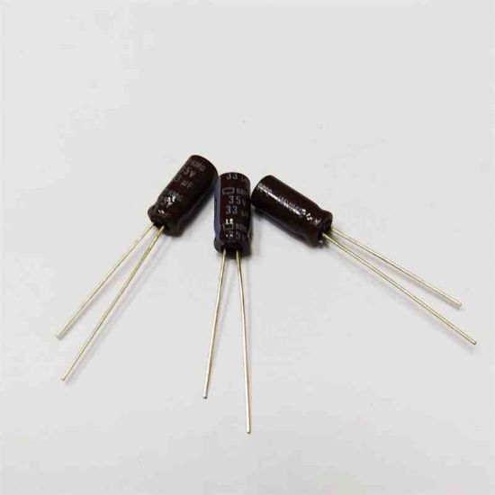 Picture of KMG35VB33M 33uF 35V 5x11mm 105 CAPACITOR
