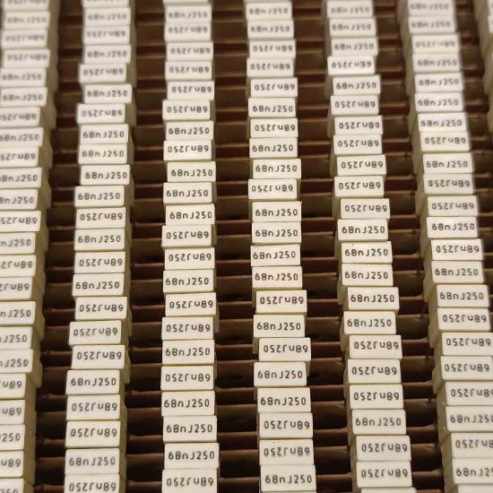 Picture of R82IC2680DQ60J  0.068uF 250V 5mm  0.05 CAPACITOR