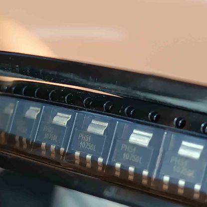 Picture of BUK107-50DL 0.7A 50V SOT223 TRANSISTOR