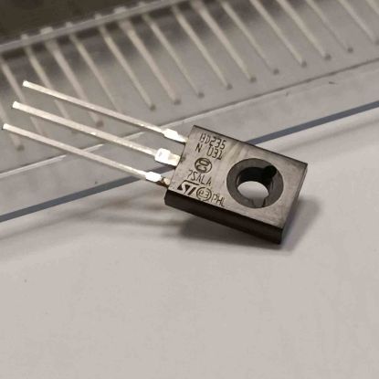 Picture of BD235 2A 60V TO126 TRANSISTOR