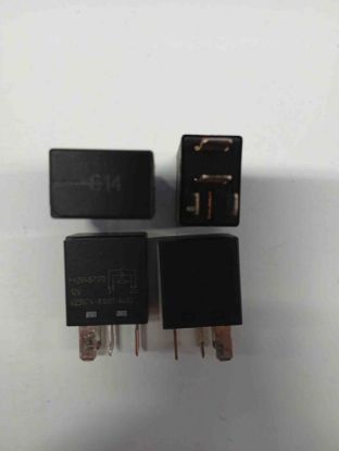 Picture of v23074-a1001-a402-12v-30a-1no-4pin-relay