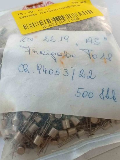 Picture of 2n2219as-transistor