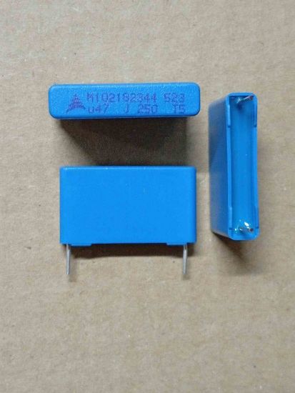 Picture of b32523q3474j-047uf-250v-15mm-capacitor