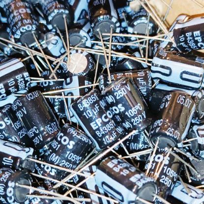 Picture of b43851f2106m-10uf-250v-capacitor