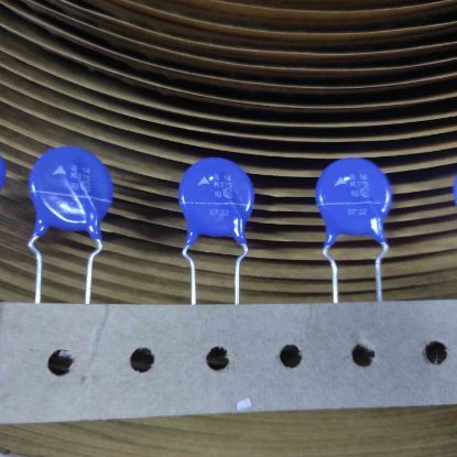 Picture of b72214s171k551-varistor