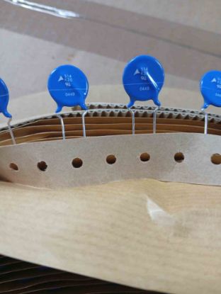 Picture of b72214s300k551-varistor