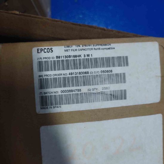 Picture of b81130b1684k3-068uf-275vacx2-225mm-capacitor