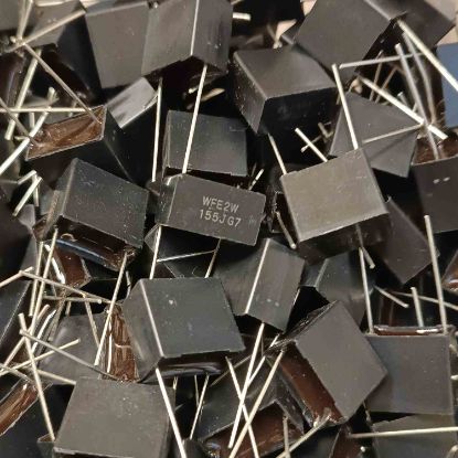 Picture of 15uf-450v-capacitor