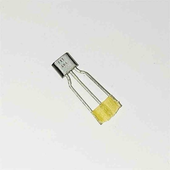 Picture of fxt604-to92-transistor