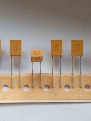 Picture of r3156020mz7d-15uf-capacitor