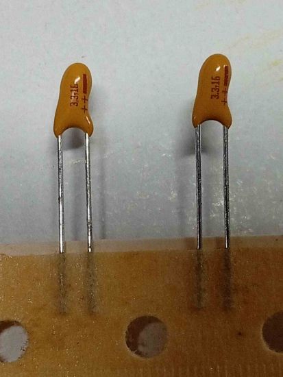 Picture of q1b335016mh0d-33uf-16v-25mm-capacitor